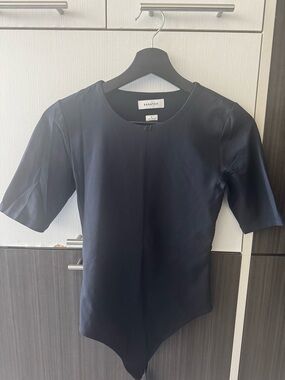 Babaton Black Short-Sleeve Bodysuit Top